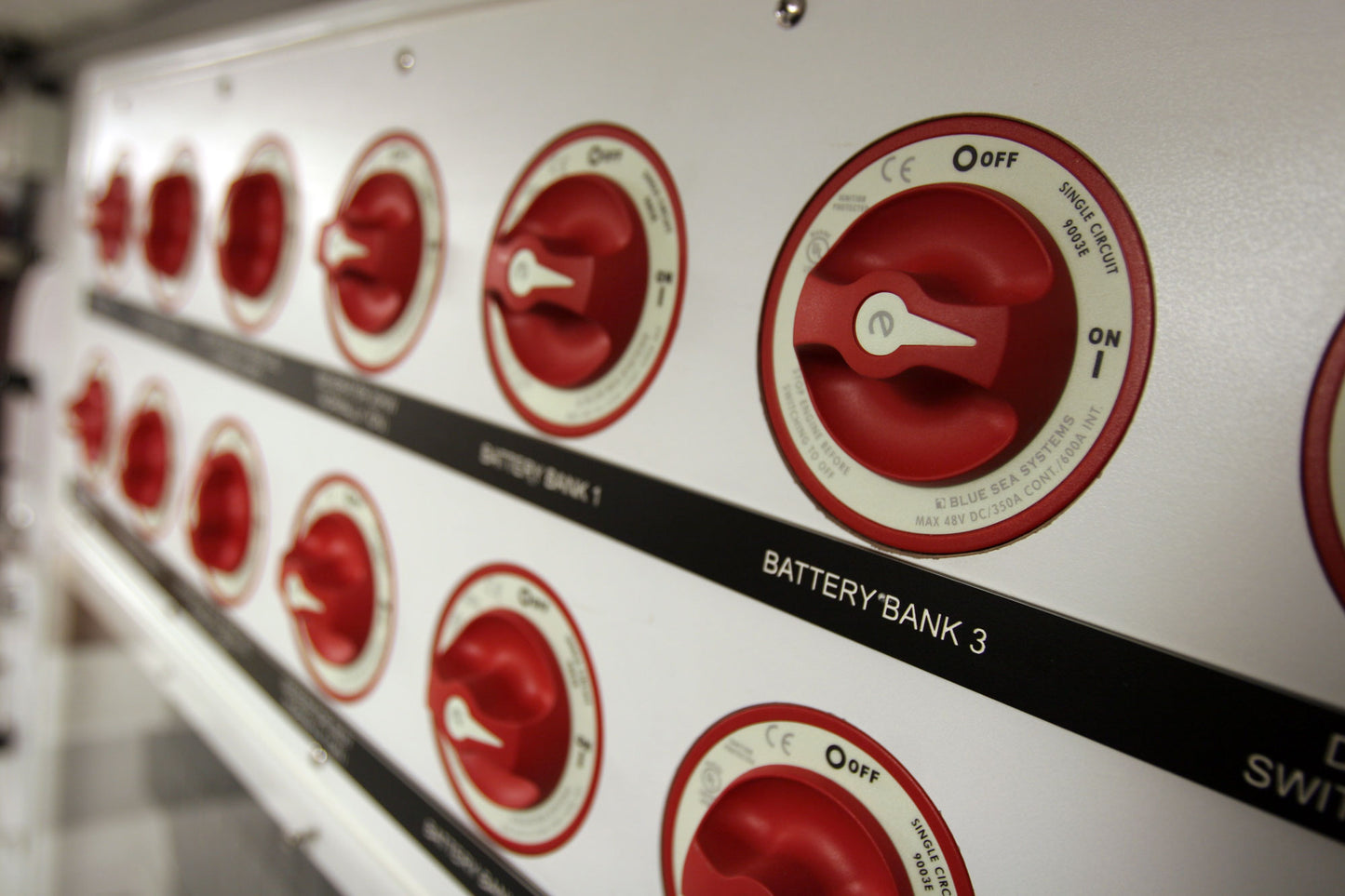 Blue Sea 9003e Battery Switch